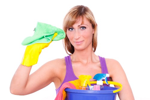 Cleaner in Chelsea helping with a regular home cleaning visit